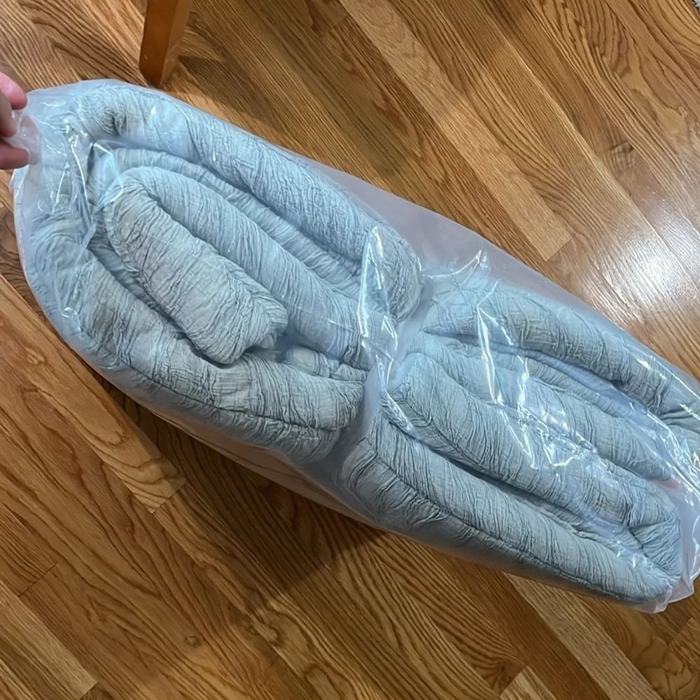 Anthropologie Ruched Voile Vienna Quilt Size Full NWT
